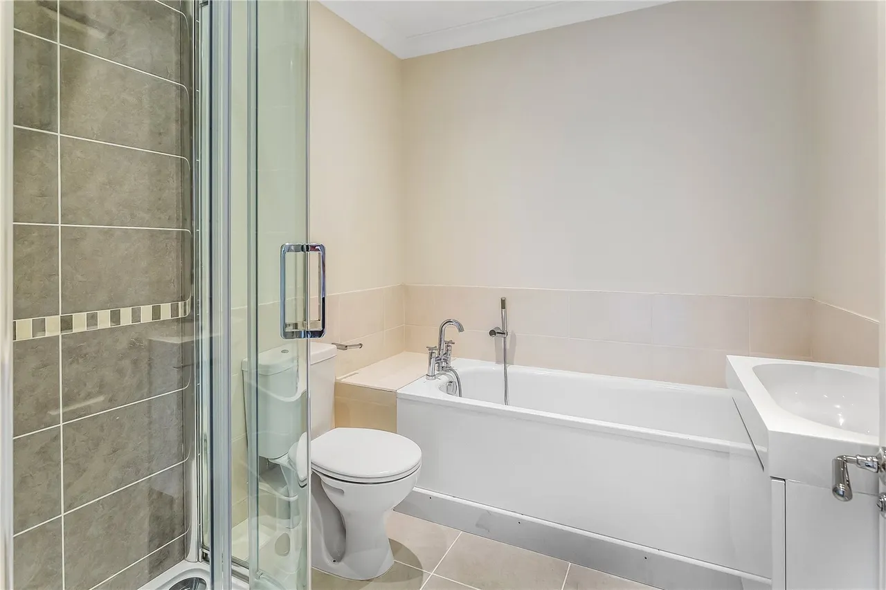 Brownlow Road, Redhill, RH1, photo 13