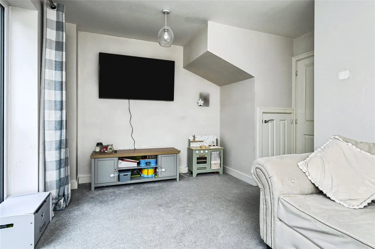 Moorgate Avenue, New Houghton, Mansfield, Derbyshire, NG19, photo 3