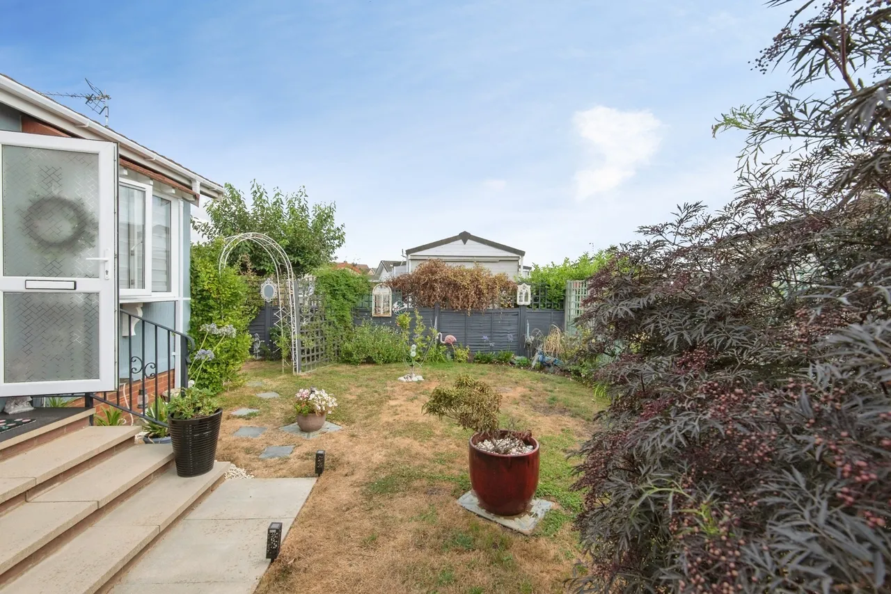 Three Star Park, Bedford Road, Lower Stondon, Henlow, SG16, photo 10