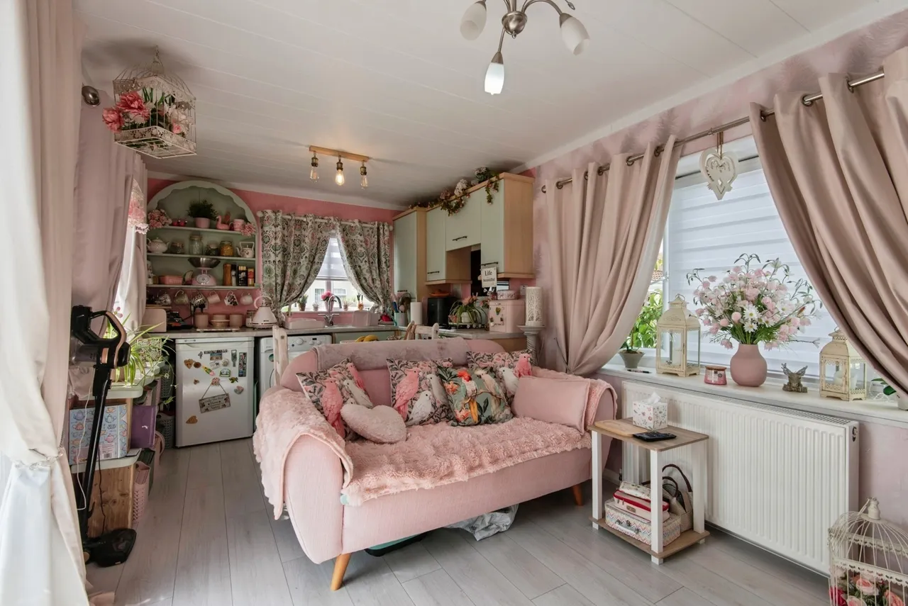 Three Star Park, Bedford Road, Lower Stondon, Henlow, SG16, photo 5