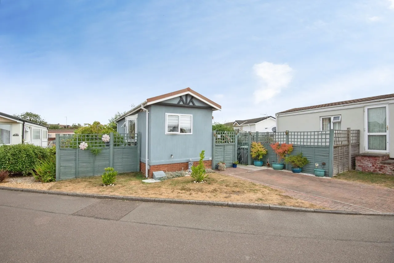 Three Star Park, Bedford Road, Lower Stondon, Henlow, SG16, photo 26
