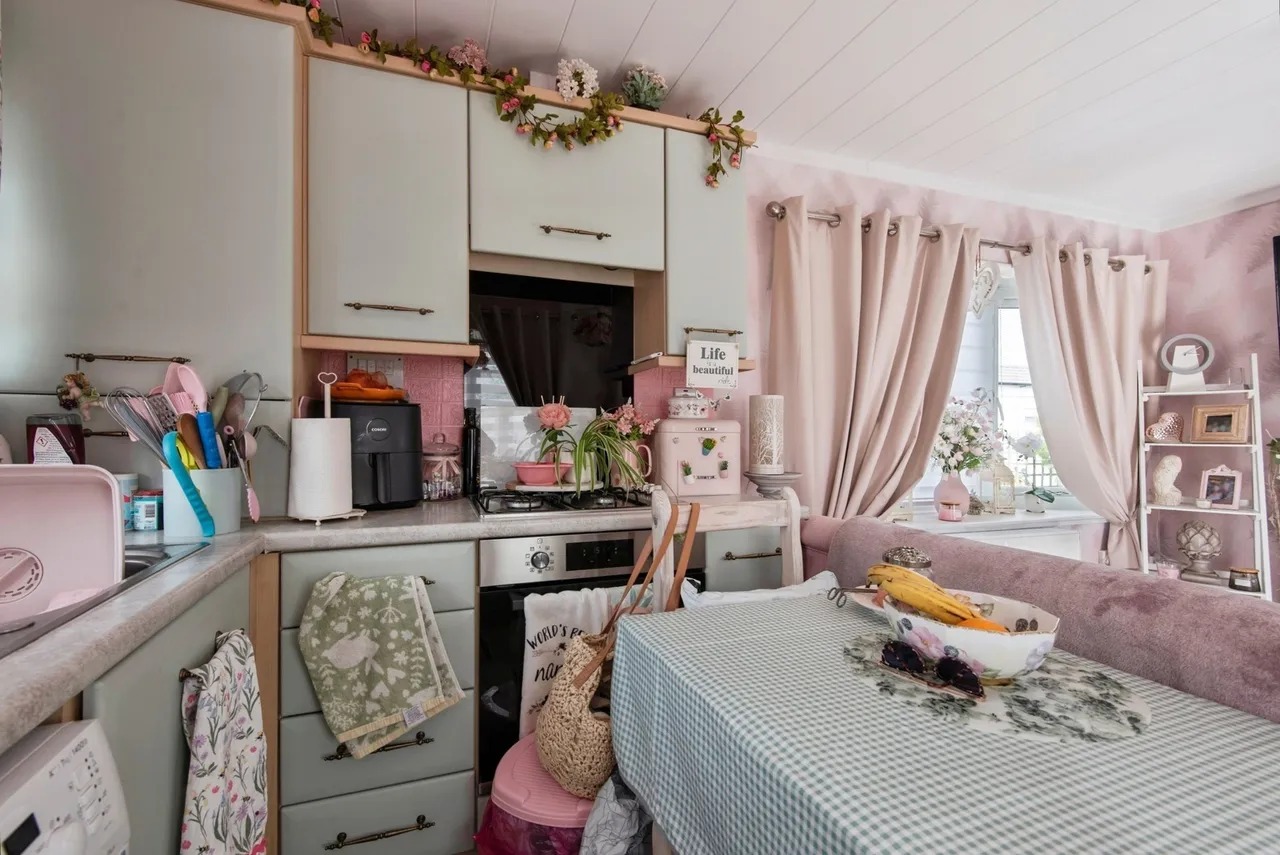 Three Star Park, Bedford Road, Lower Stondon, Henlow, SG16, photo 4
