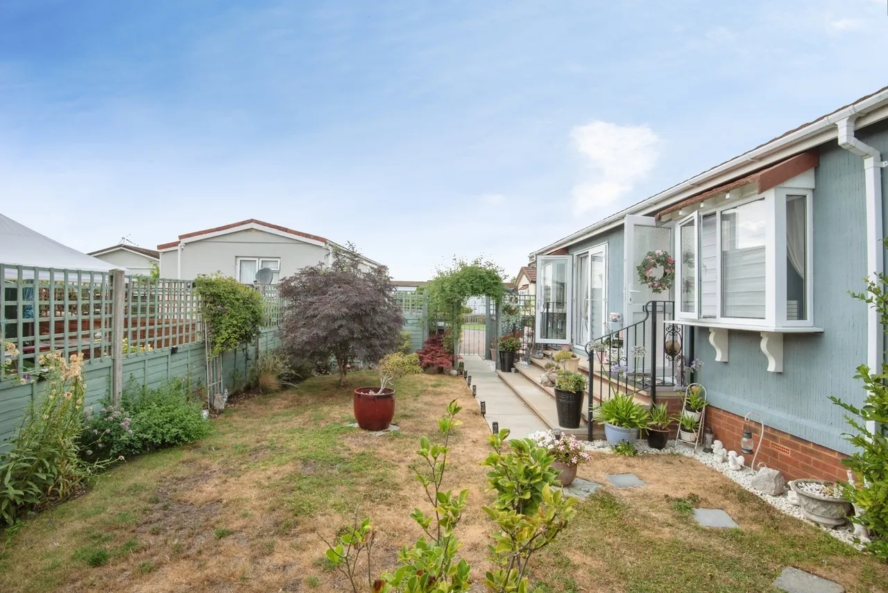 Three Star Park, Bedford Road, Lower Stondon, Henlow, SG16, photo 22