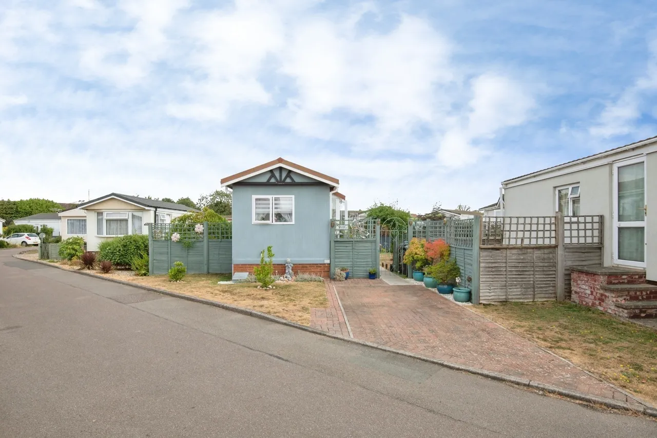 Three Star Park, Bedford Road, Lower Stondon, Henlow, SG16, photo 27