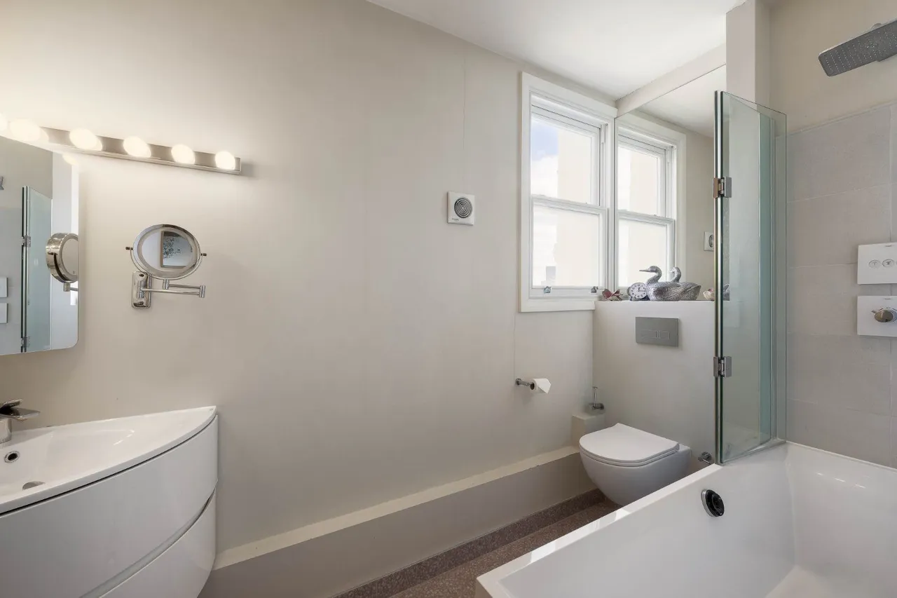 Ladbroke Gardens, Notting Hill, W11 2PT, photo 8