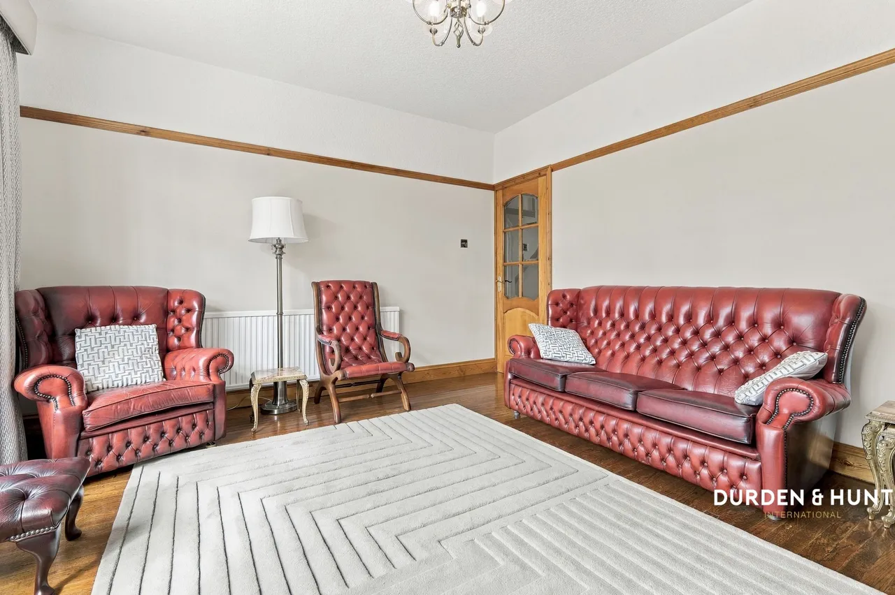 Crossways, Gidea Park, RM2, photo 3