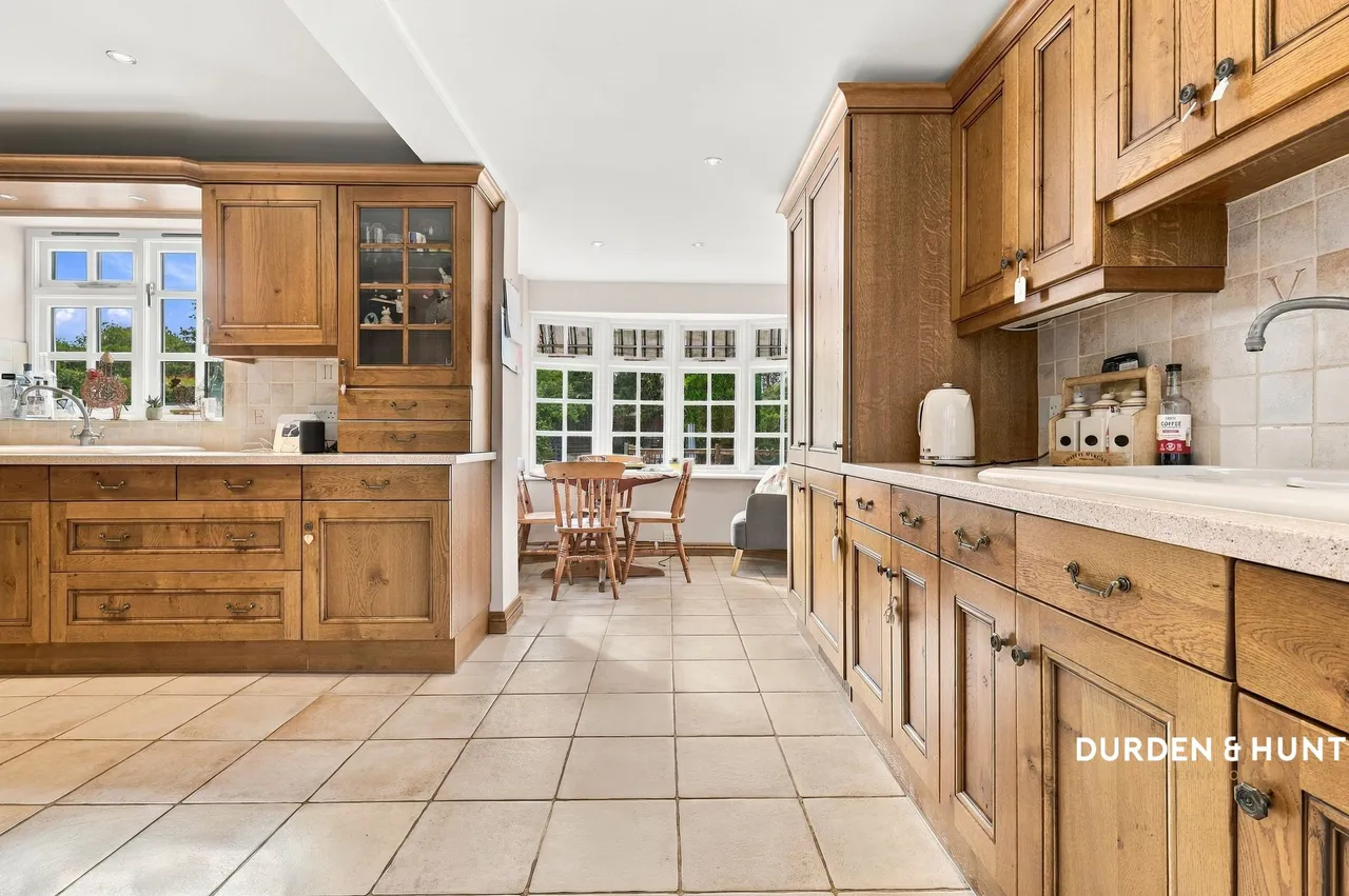 Crossways, Gidea Park, RM2, photo 9