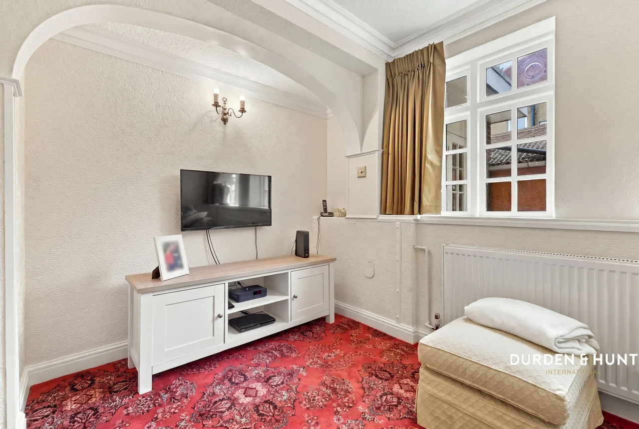 Crossways, Gidea Park, RM2, photo 12
