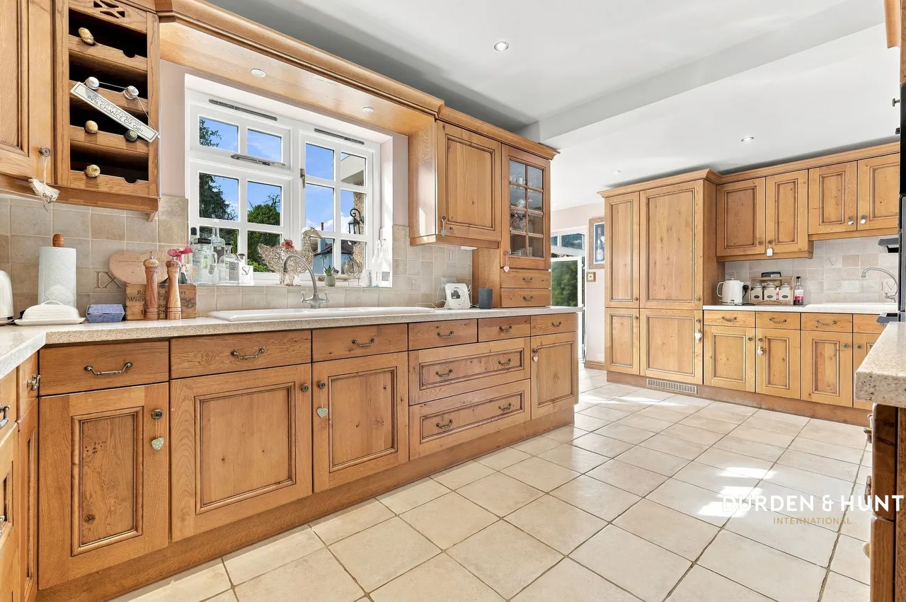 Crossways, Gidea Park, RM2, photo 7