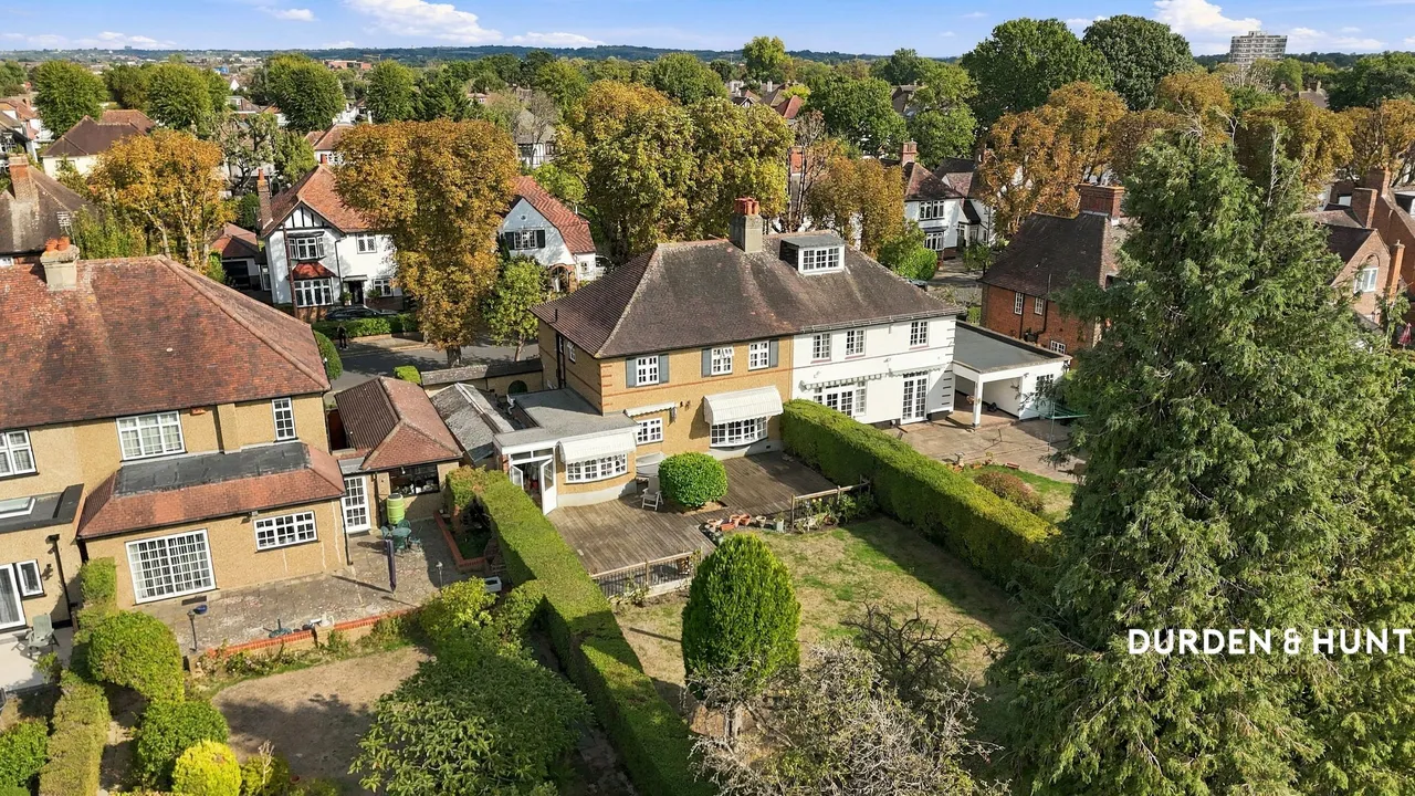 Crossways, Gidea Park, RM2, photo 32