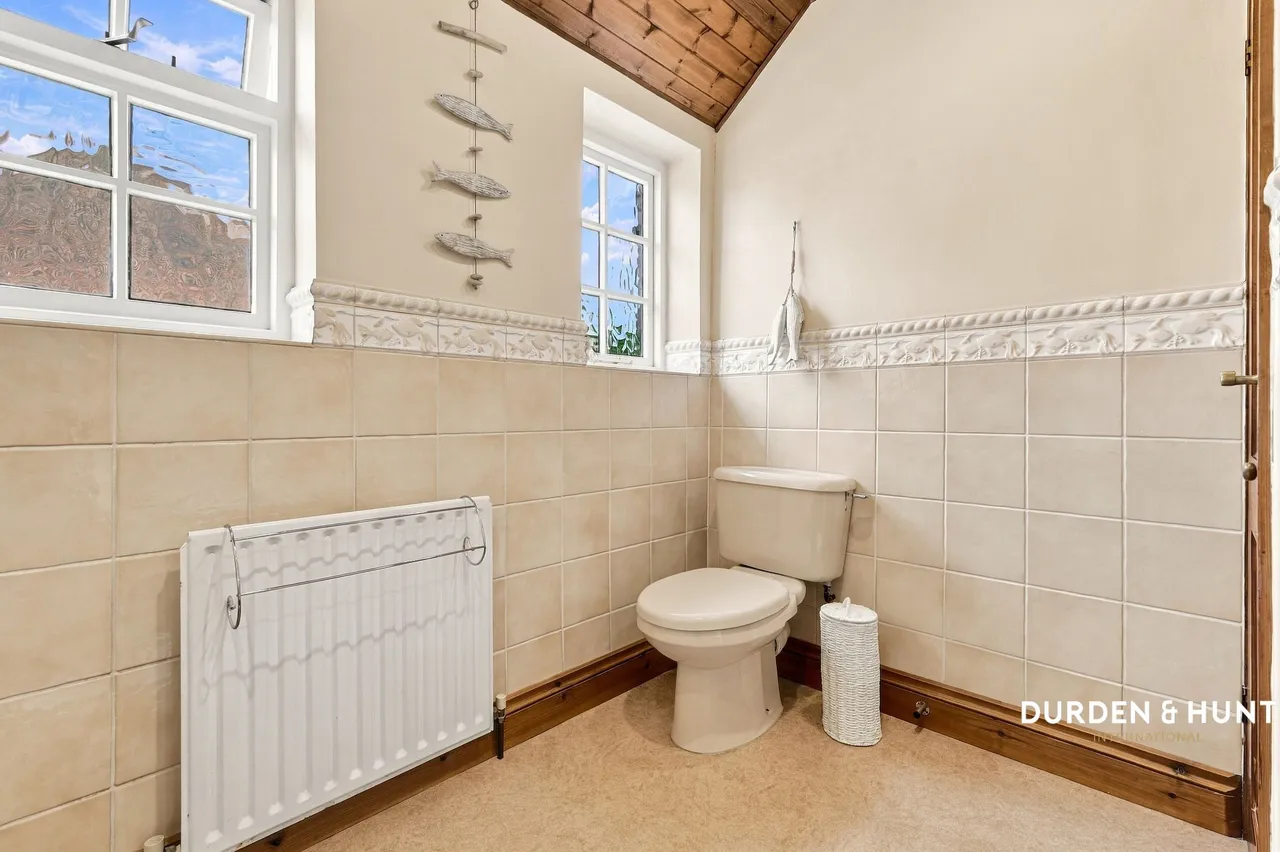 Crossways, Gidea Park, RM2, photo 22