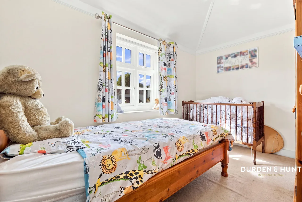 Crossways, Gidea Park, RM2, photo 20