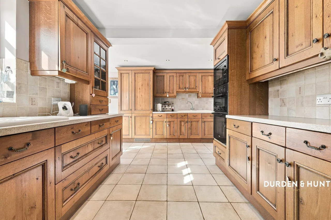 Crossways, Gidea Park, RM2, photo 6