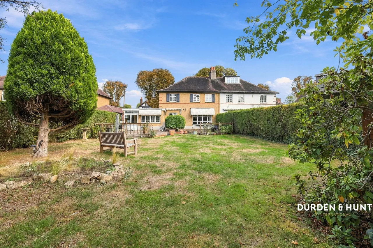 Crossways, Gidea Park, RM2, photo 27