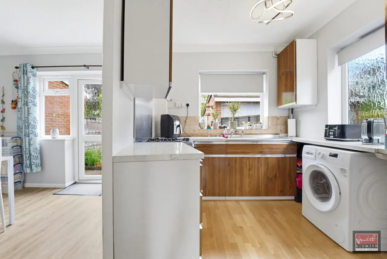 Brightside Avenue, Staines-Upon-Thames, TW18, photo 5