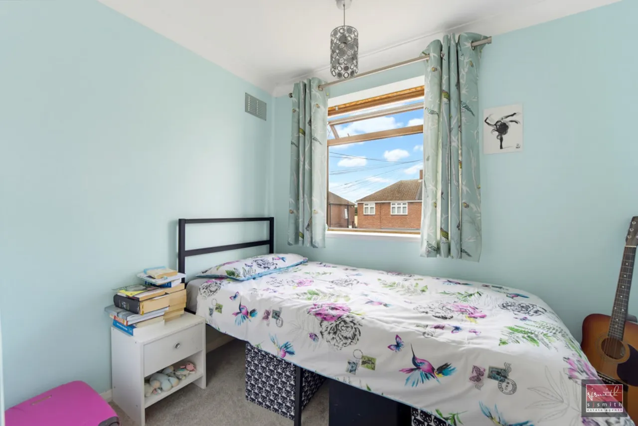 Brightside Avenue, Staines-Upon-Thames, TW18, photo 13
