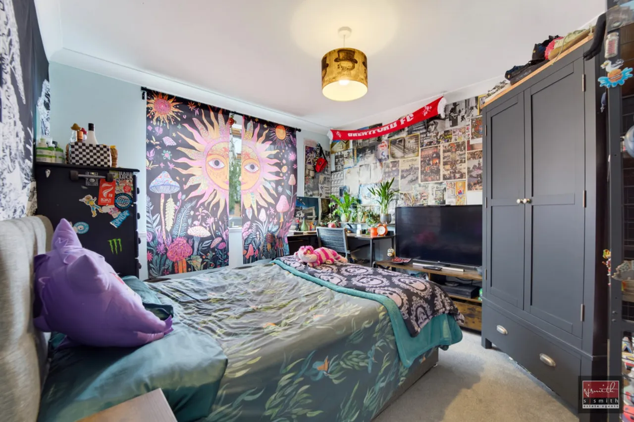 Brightside Avenue, Staines-Upon-Thames, TW18, photo 8