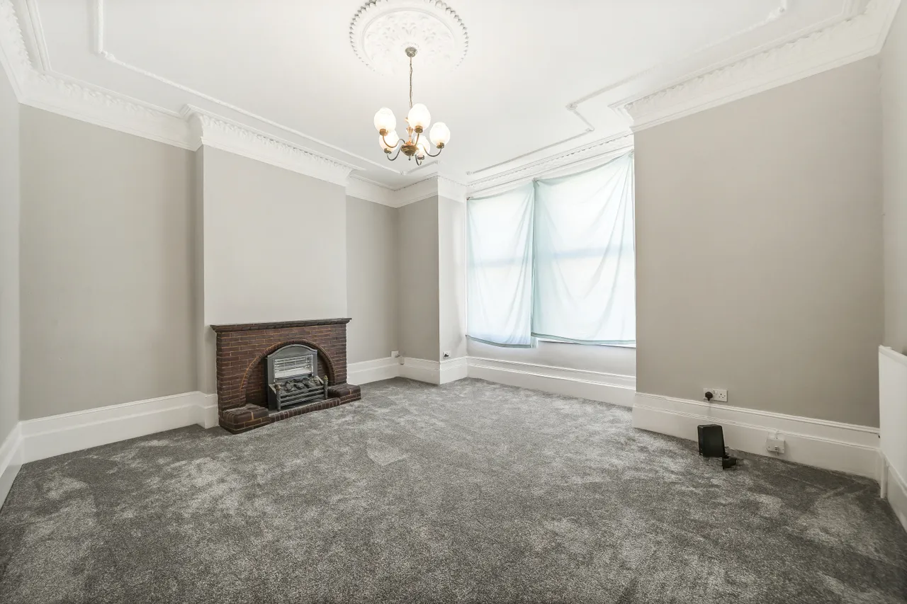 4 bed house to rent, Cathles Road, Clapham South, SW12
