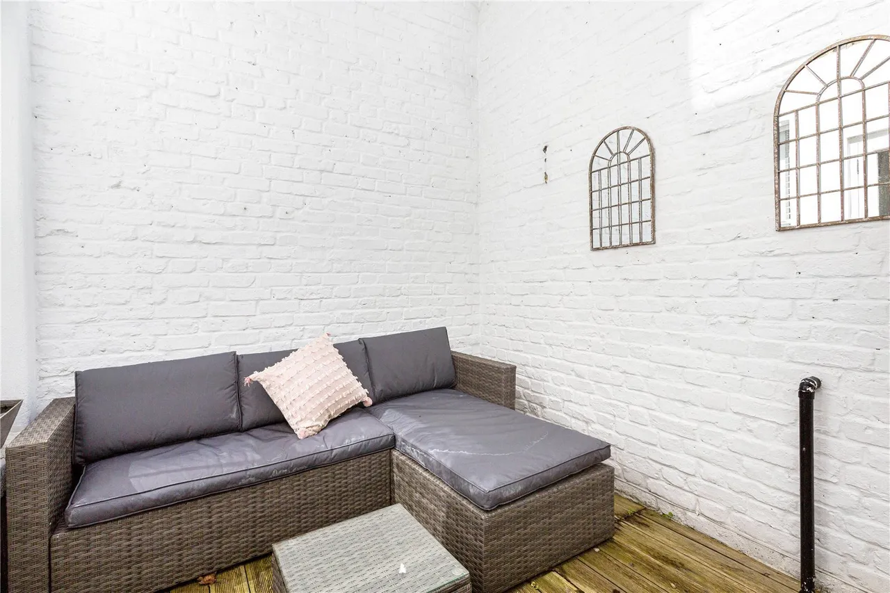 Ravenswood Road, London, SW12, photo 6