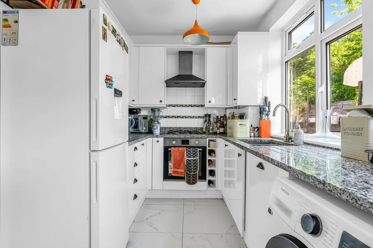 Watton Road, Ware, SG12, photo 5