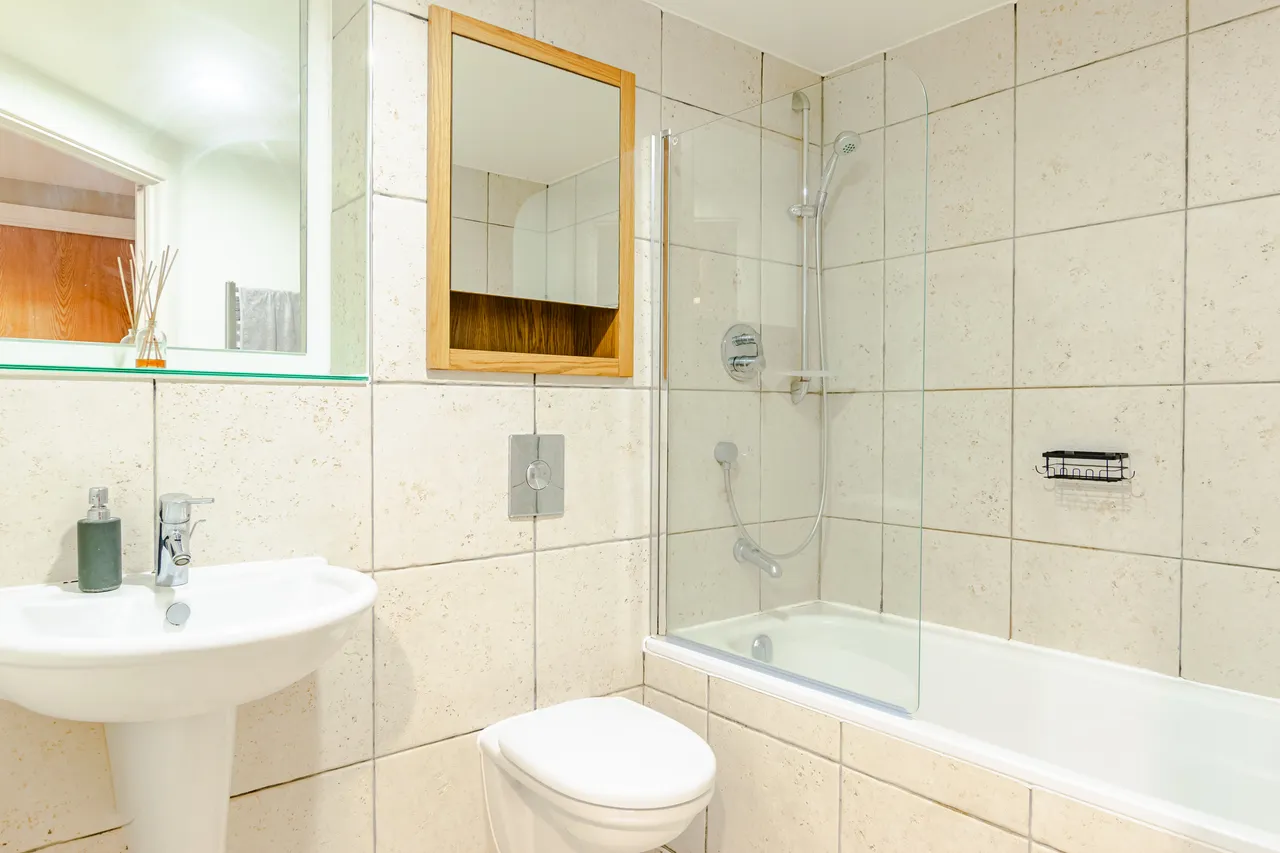 Armouries Way, Leeds, LS10, photo 15