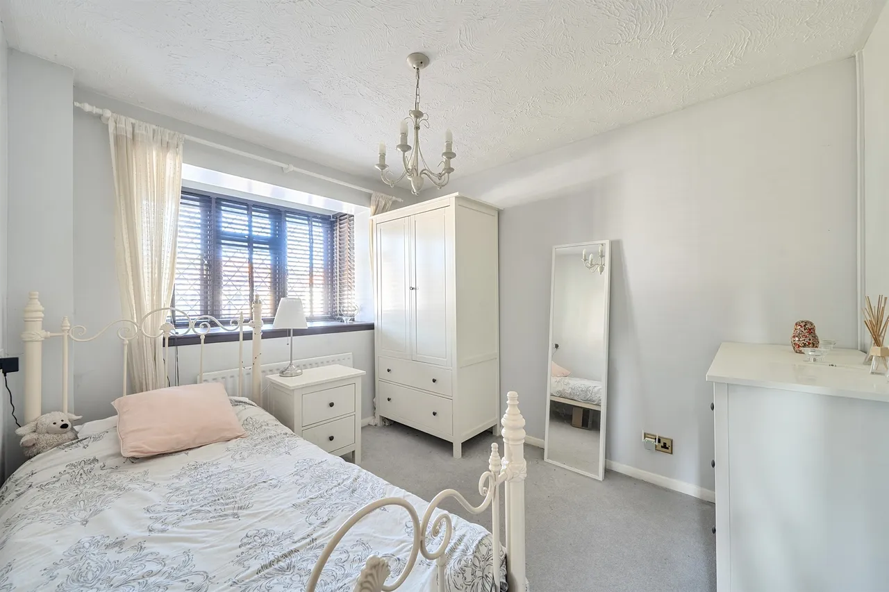 Canford Close, Enfield, EN2, photo 13