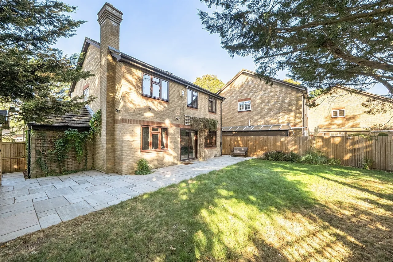 Canford Close, Enfield, EN2, photo 19