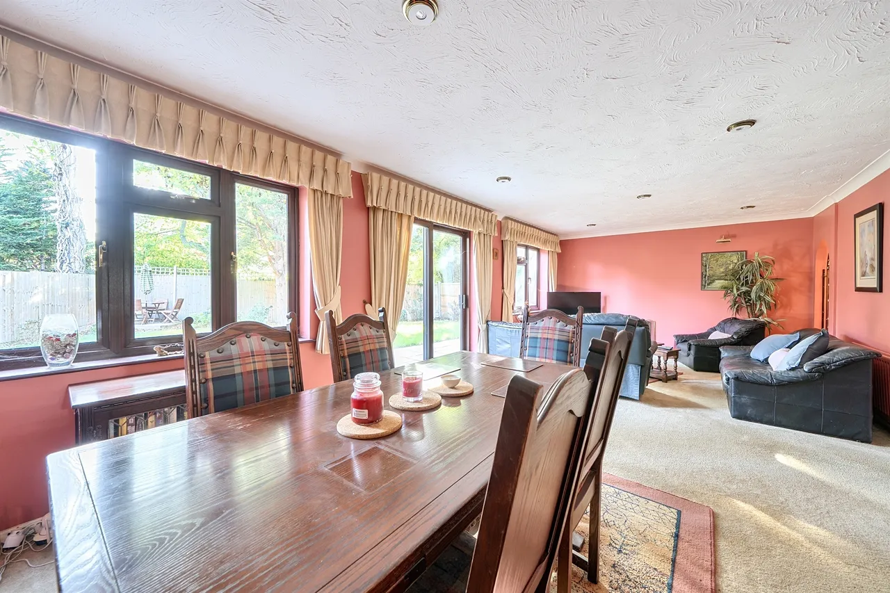 Canford Close, Enfield, EN2, photo 5