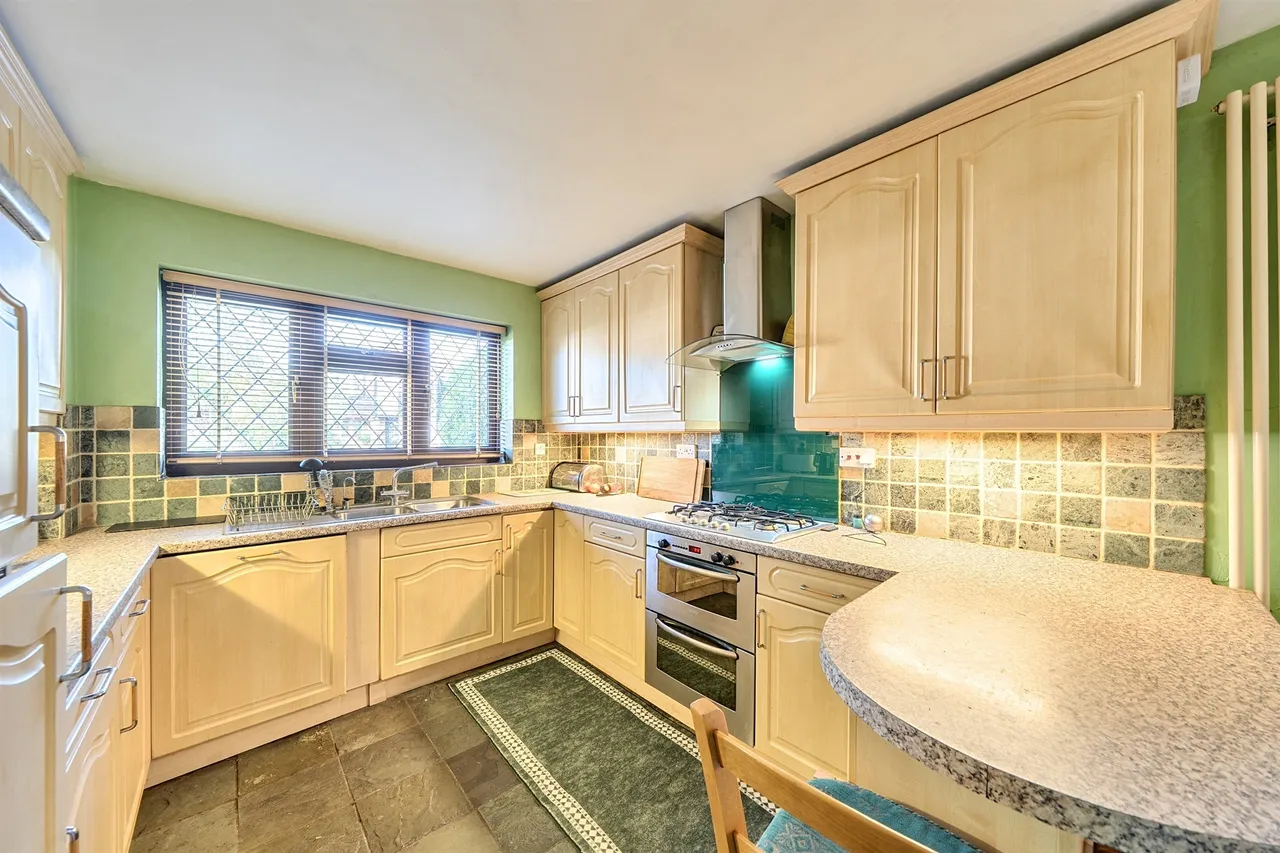 Canford Close, Enfield, EN2, photo 4