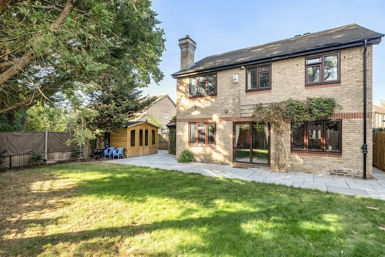 Canford Close, Enfield, EN2, photo 18