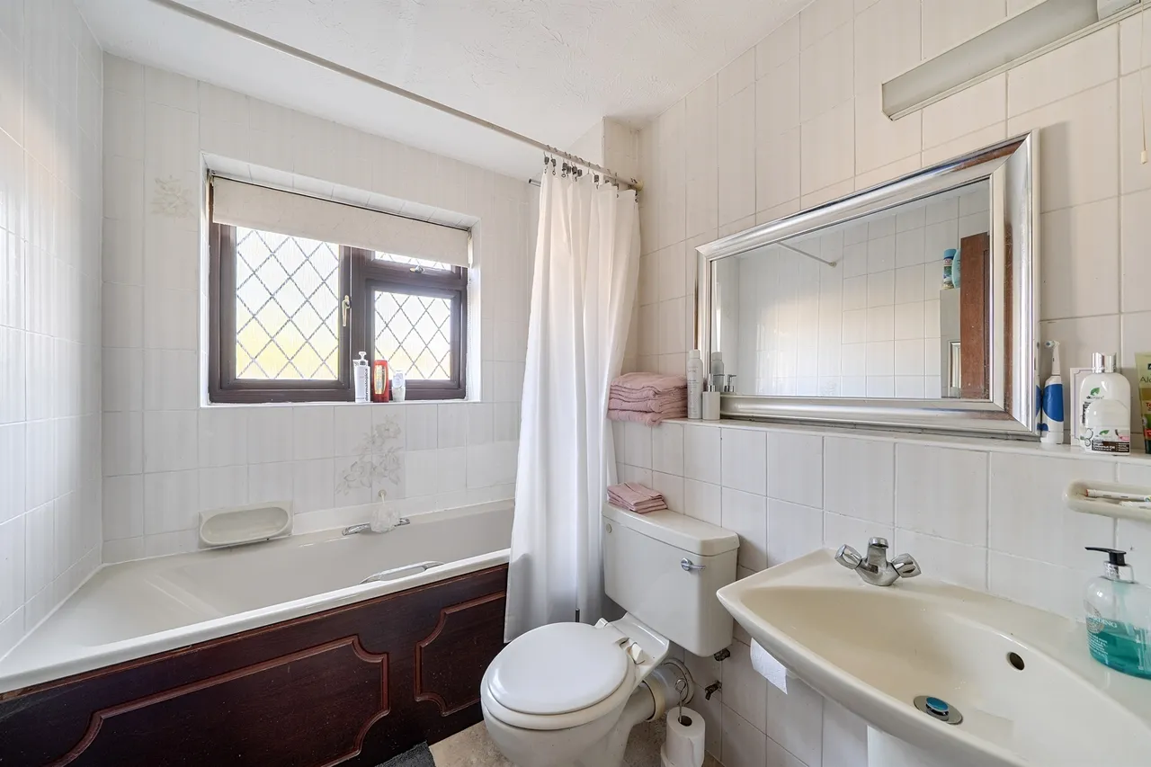 Canford Close, Enfield, EN2, photo 12