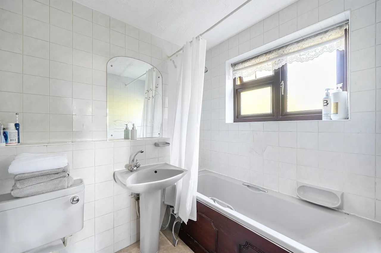 Canford Close, Enfield, EN2, photo 16