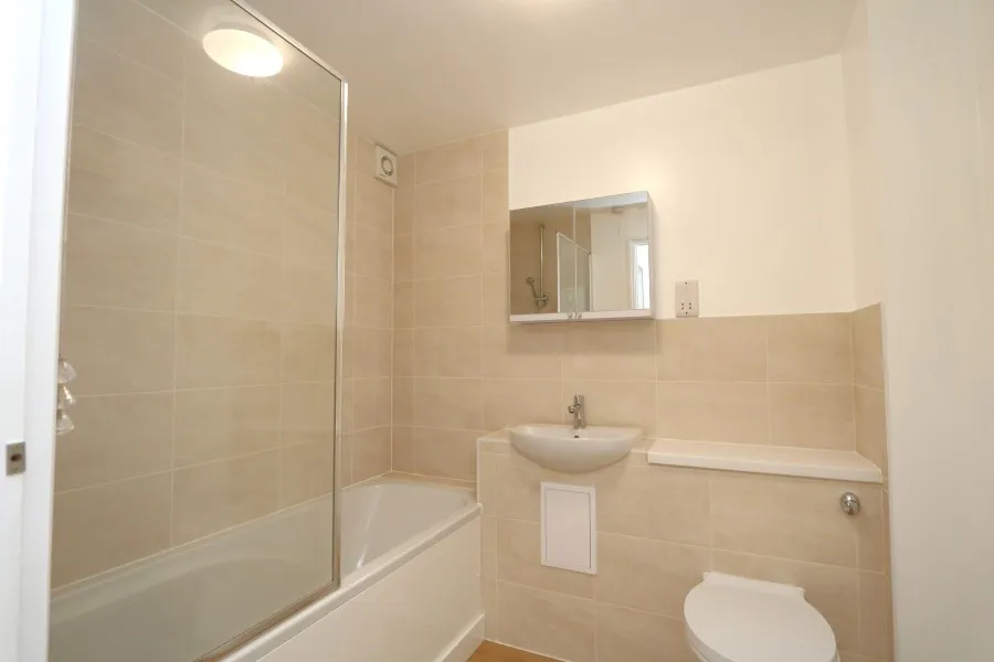 Woodfield Road, Thames Ditton, KT7, photo 7