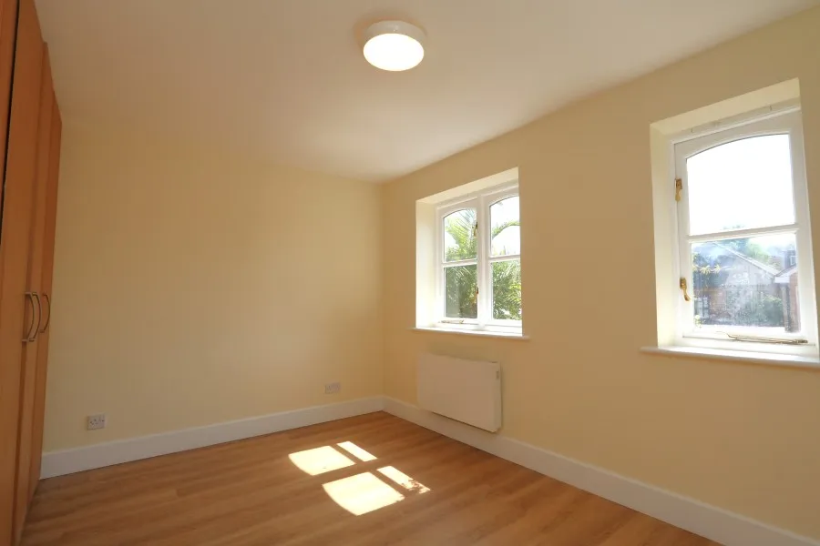 Woodfield Road, Thames Ditton, KT7, photo 6
