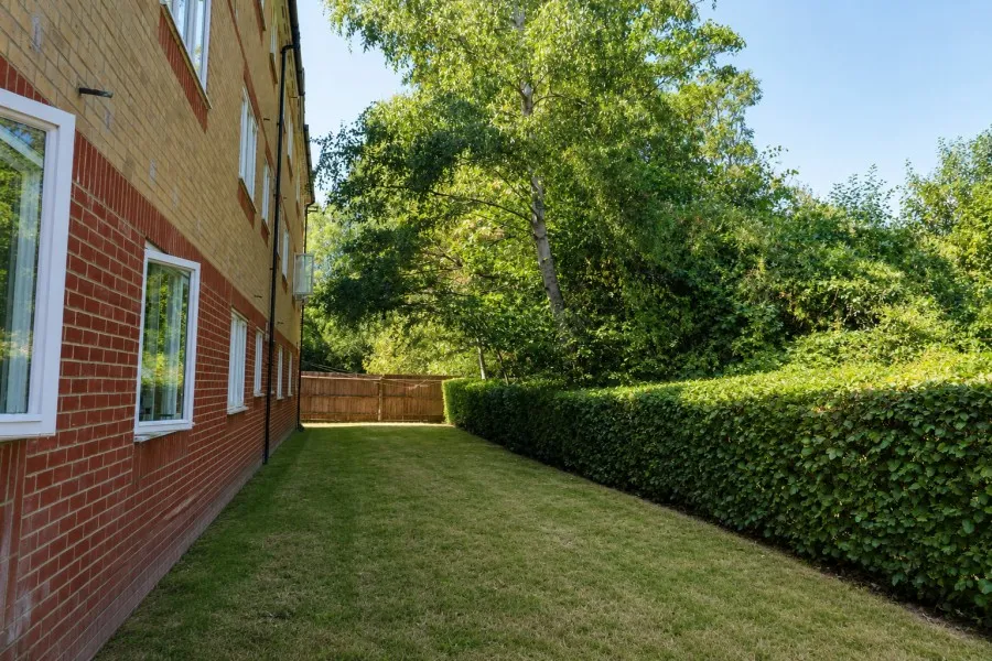 Woodfield Road, Thames Ditton, KT7, photo 2
