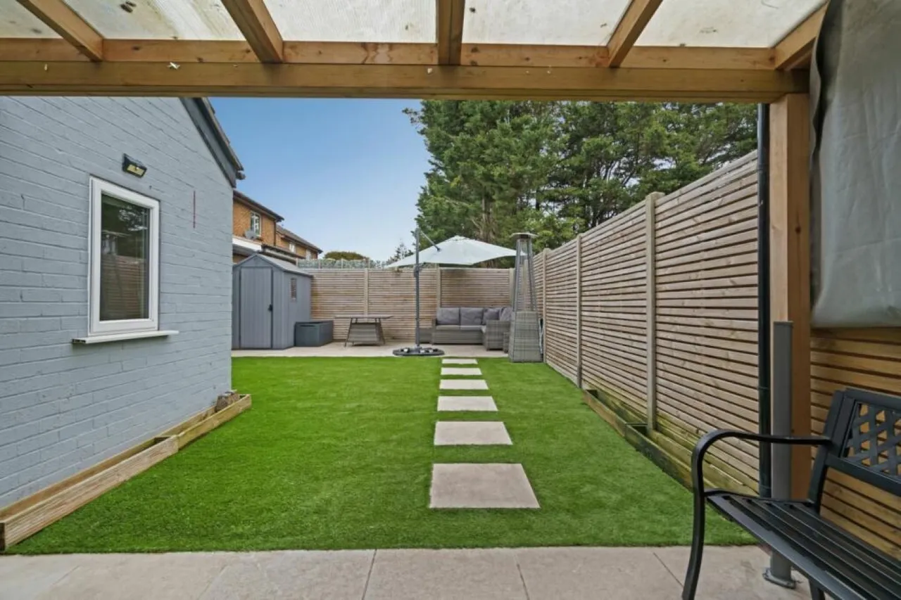 Abbey Close, Hayes, UB3, photo 22