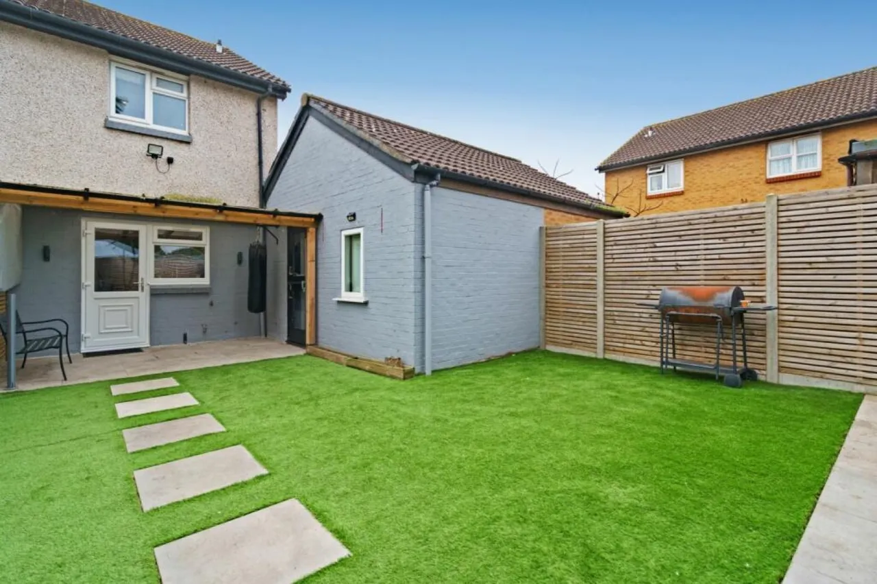 Abbey Close, Hayes, UB3, photo 20
