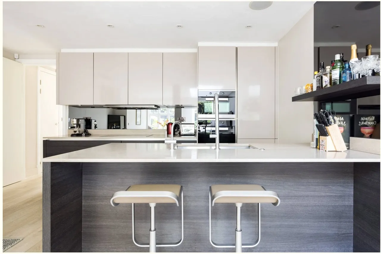 Pilgrims Lane, Hampstead, London, NW3 1SR, photo 2