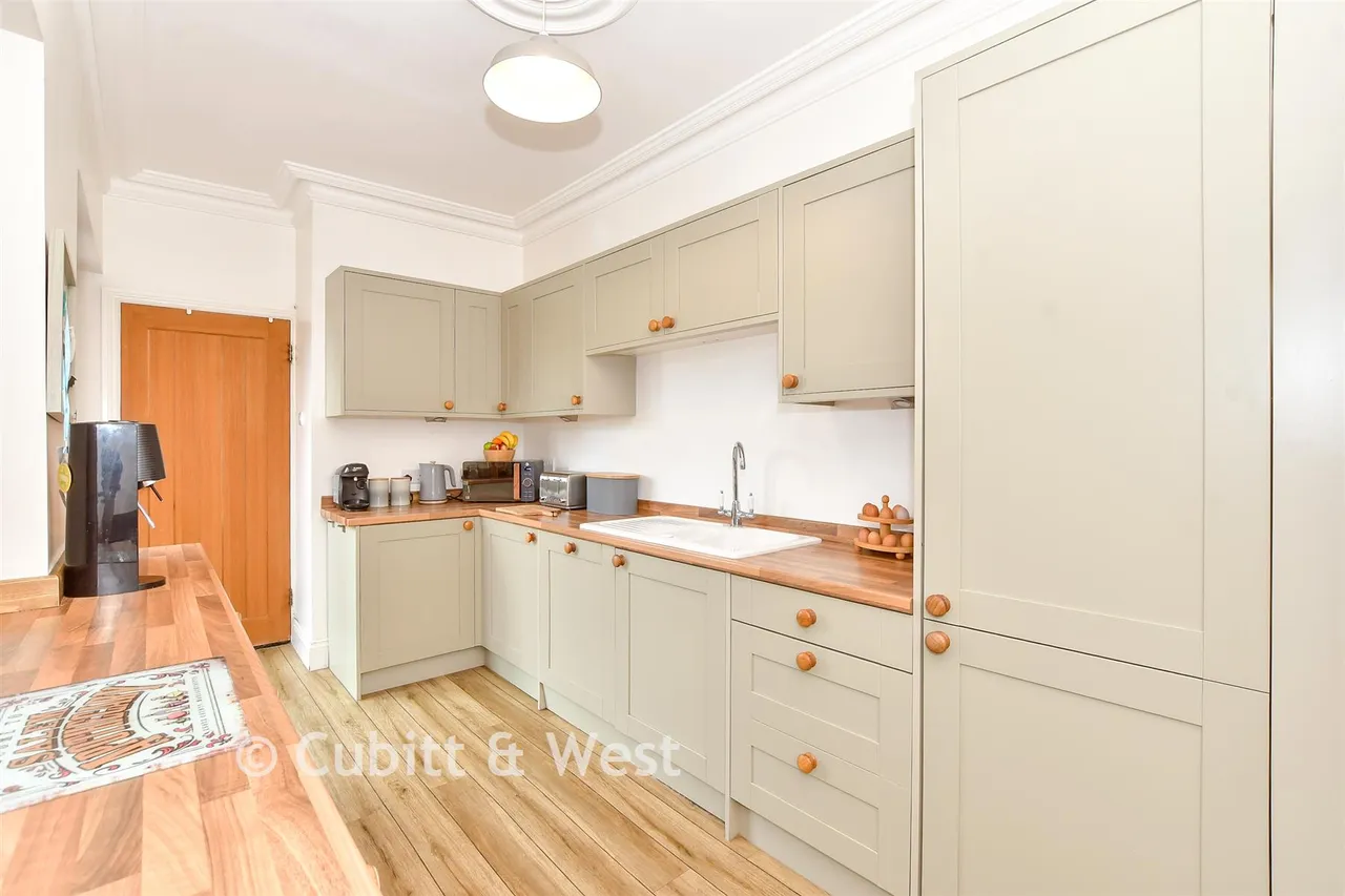 Kirby Road, Portsmouth, PO2, photo 6