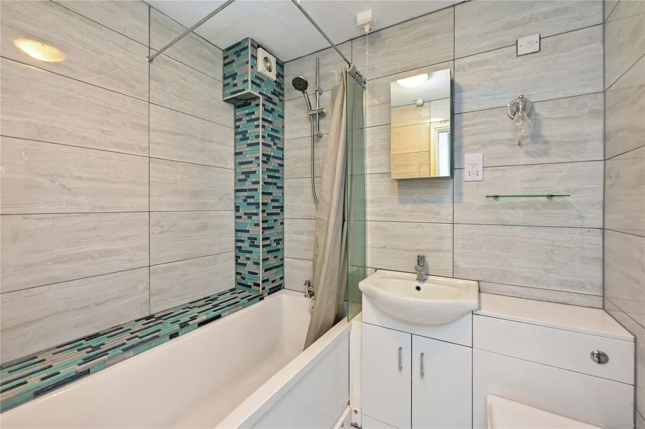 Feltham Road, Ashford, TW15, photo 6