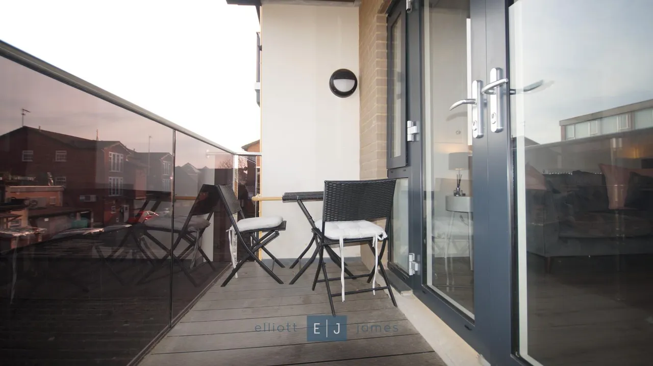 High Road, Loughton, IG10, photo 8