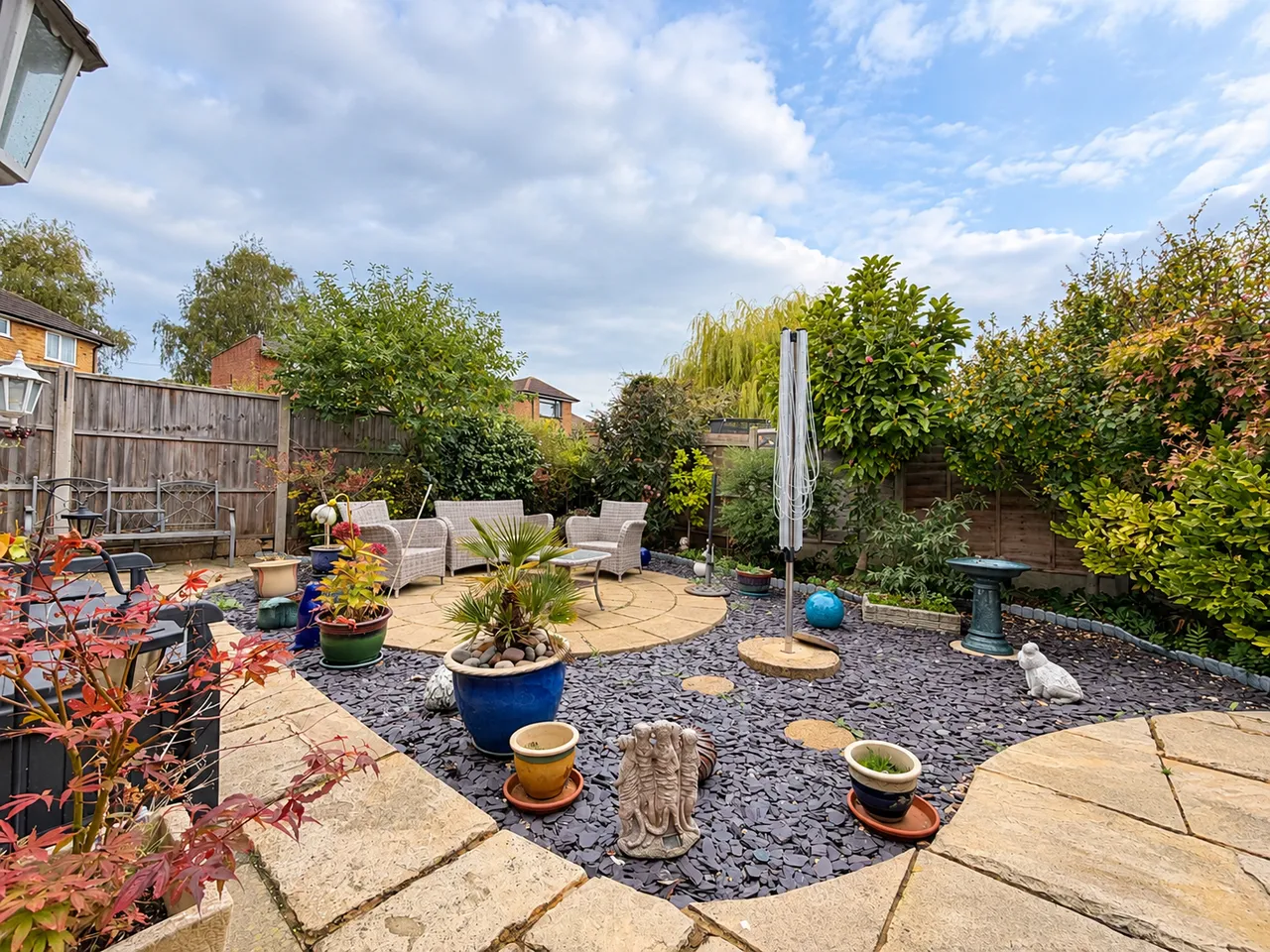 Quiet and Desirable Semi Detached Bungalow In Taverners Road, Rainham, photo 8