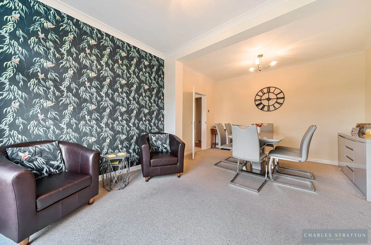 Pettits Boulevard, Romford, RM1, photo 6