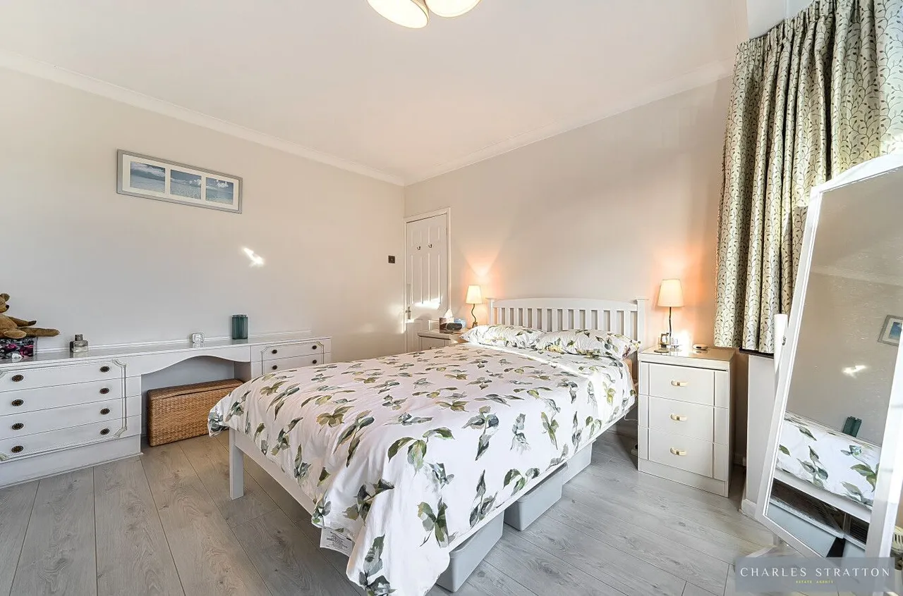 Pettits Boulevard, Romford, RM1, photo 17