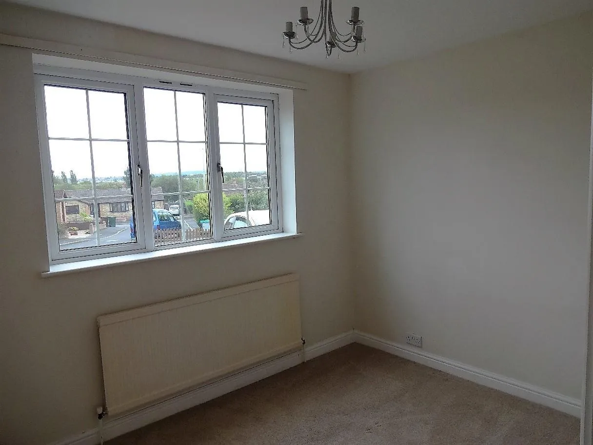 Dove Side Drive, Darfield, S73, photo 3