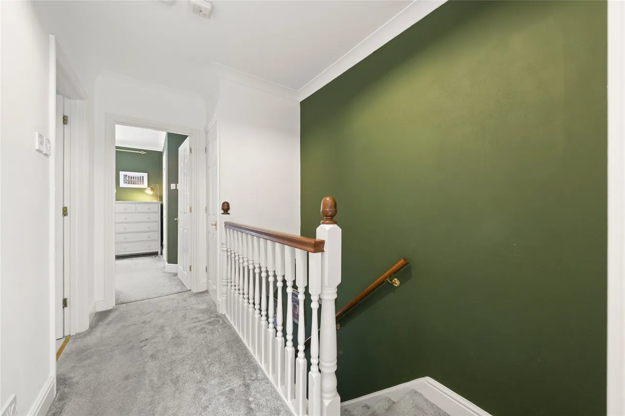 Hadley Place, Weybridge, KT13, photo 9