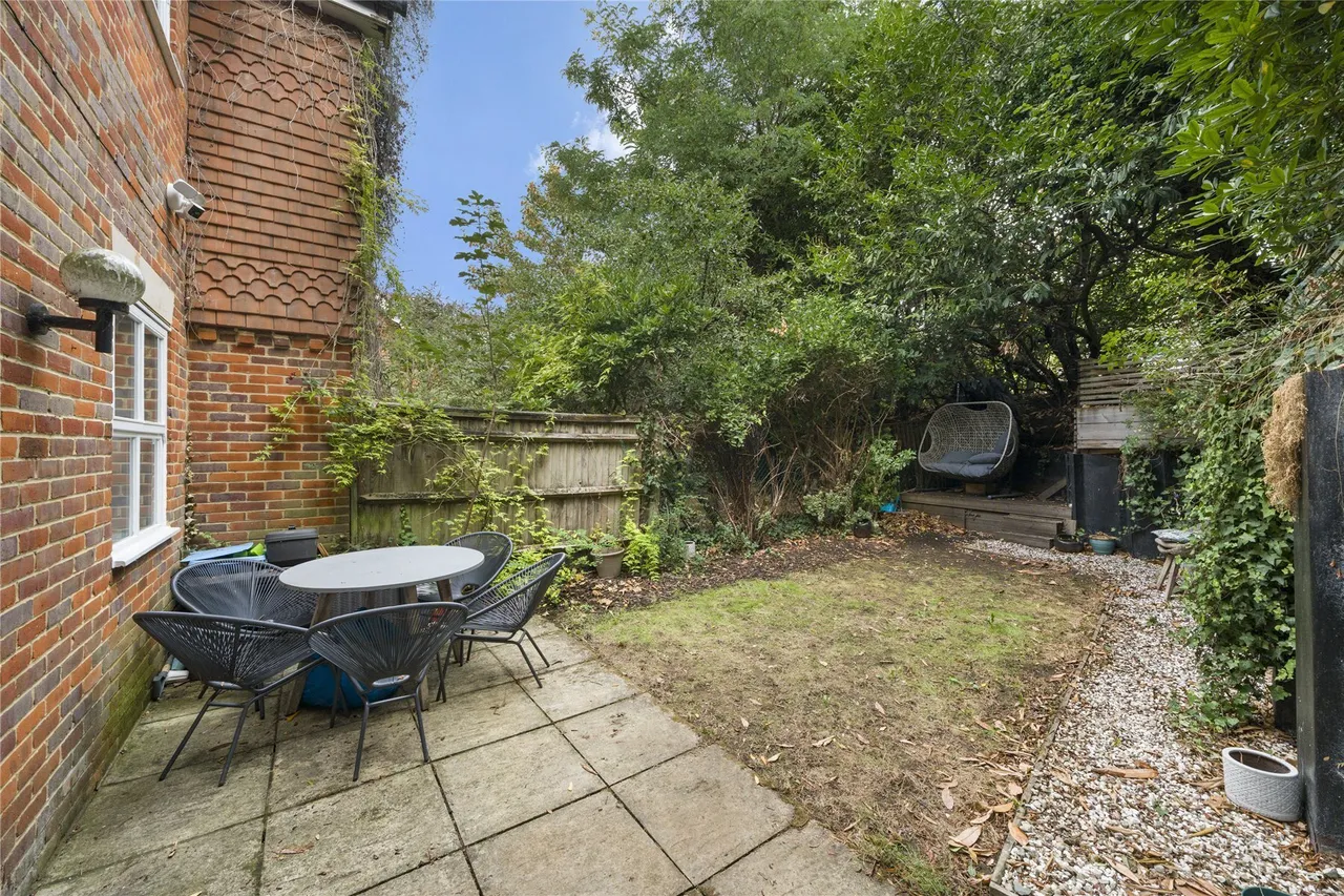 Hadley Place, Weybridge, KT13, photo 12