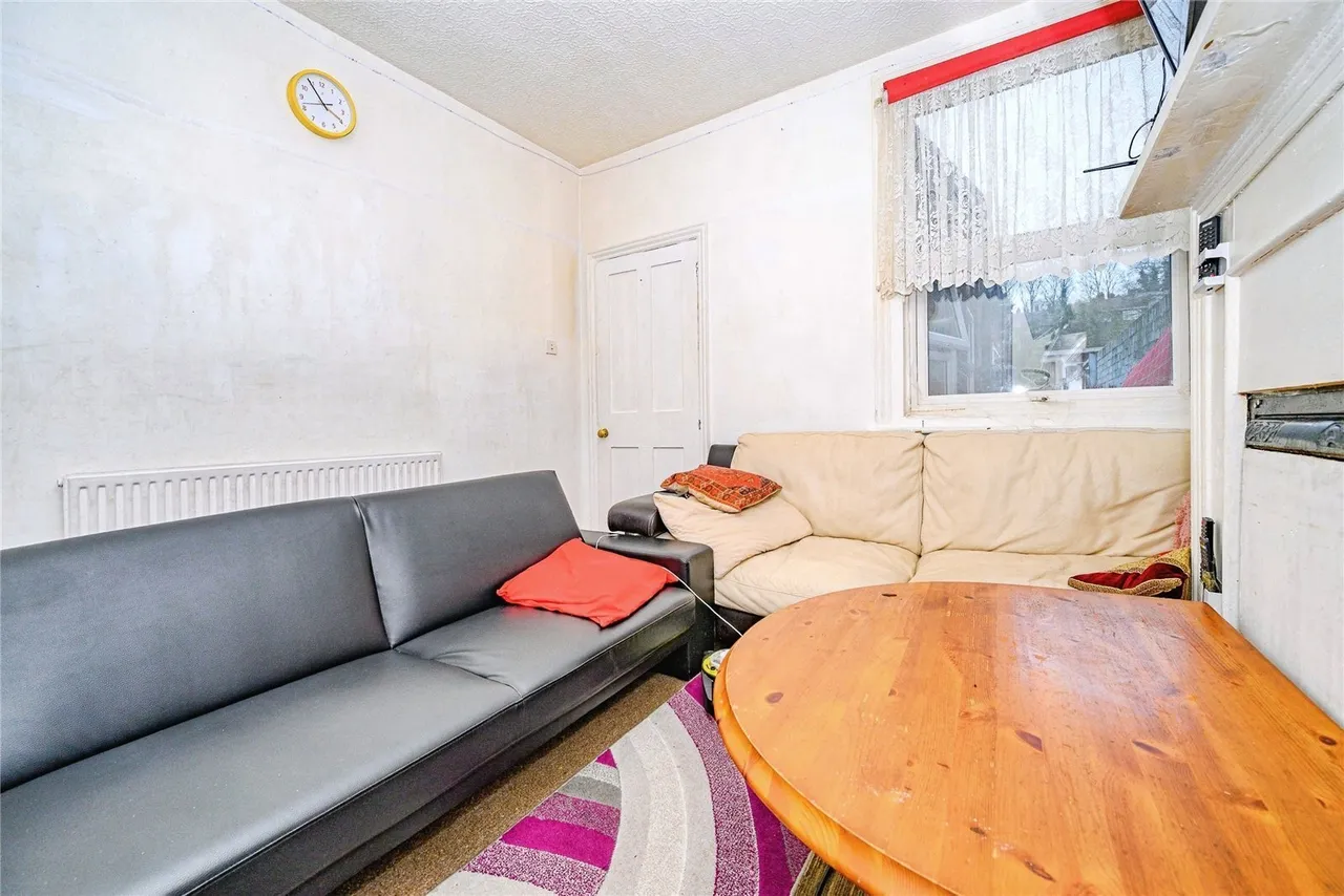 Ridgway Road, Luton, Bedfordshire, LU2, photo 5