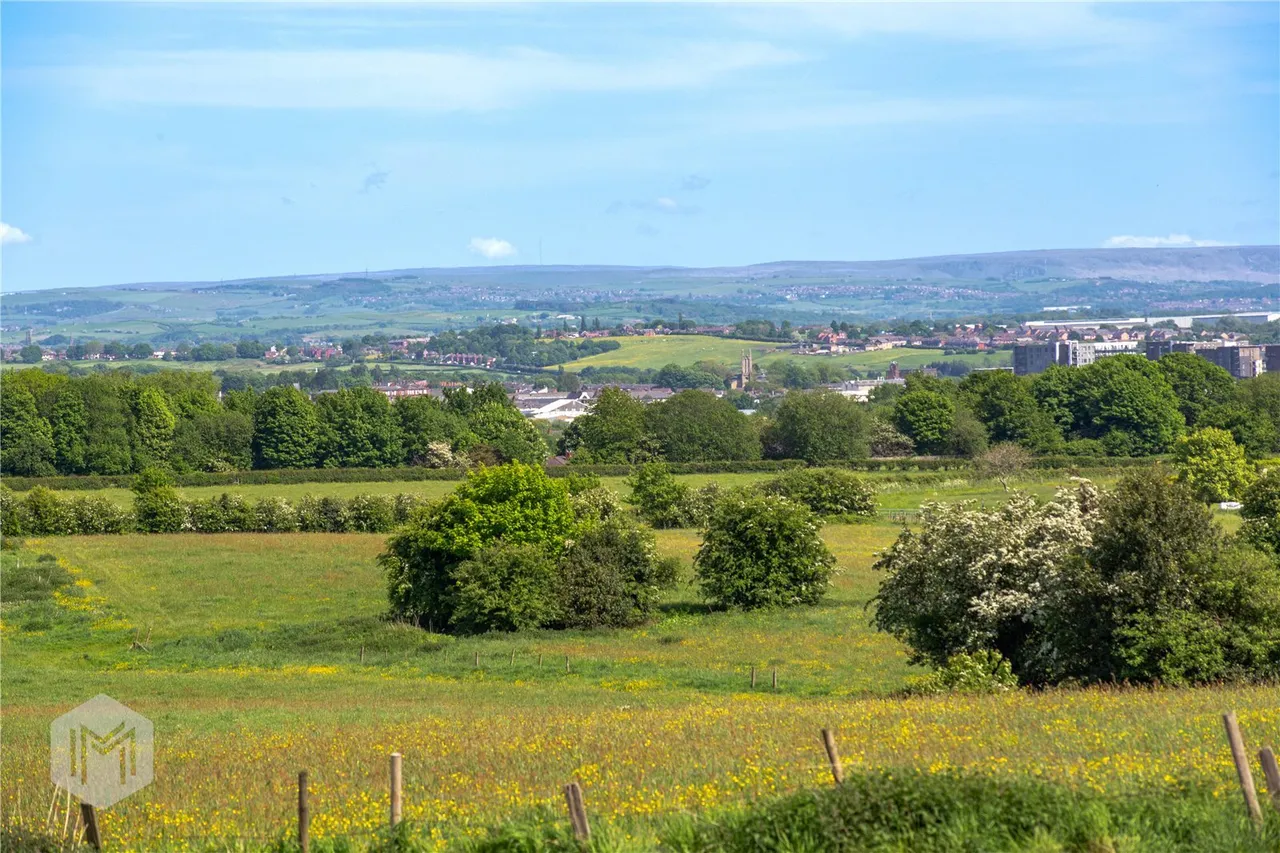 Upton Way, Walshaw, Bury, BL8 3BT, photo 3