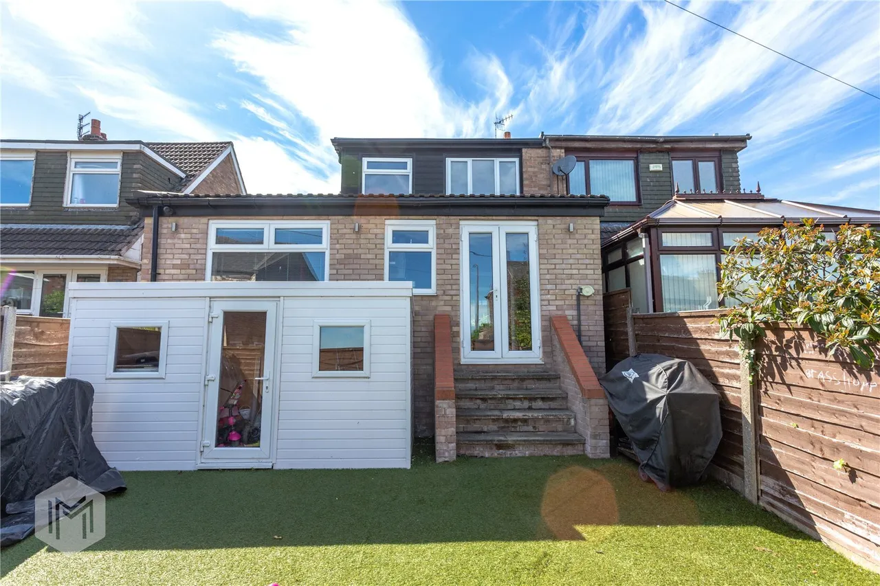 Upton Way, Walshaw, Bury, BL8 3BT, photo 2